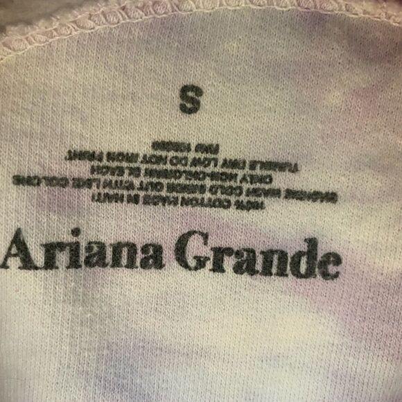 Ariana Grande God Is A WomanTour Sweetener 2018 Tie Dye Sweatshirt Small - Picture 4 of 6